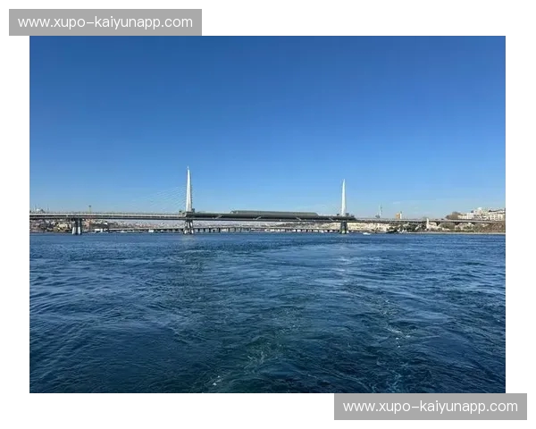 博斯普鲁斯海峡的红魔劫：当曼联再次踏入伊斯坦布尔的“修罗场”